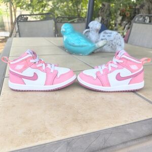 Nike Air Jordan 1 Mid Valentine's Day 2023 Toddler Sneakers